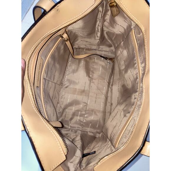 MICHAEL KORS, LIGHT TAN PEBBLED LEATHER WOMENS SHOULDER BAG - Picture 10 of 15